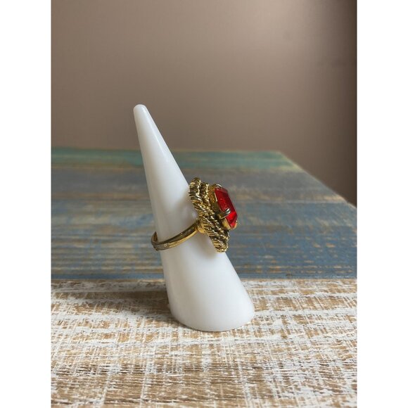 Vintage Gold-Tone Cocktail Ring With Red Glass Stone - Picture 3 of 5